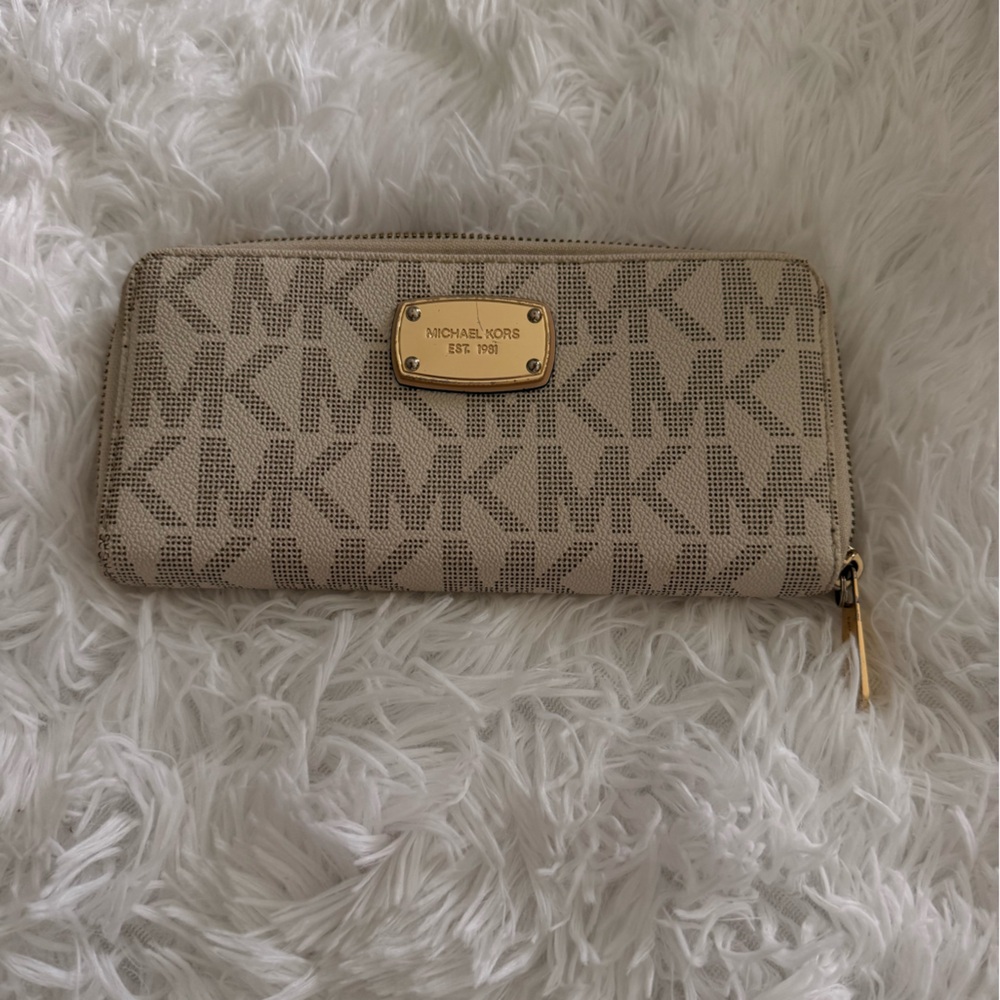 Michael Kors Beige Wallet